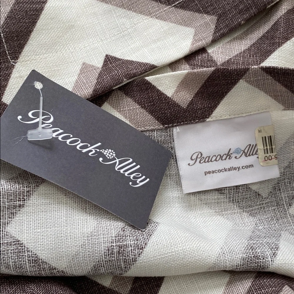 Beautiful Linen Duvet Cover. Queen. 1 King Sham/1 Standard Sham. NWT.